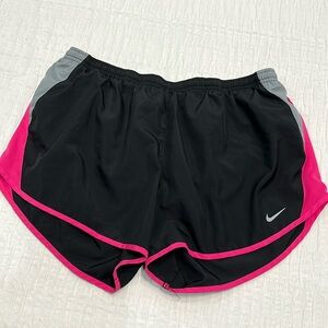 Nike Dri-fit running shorts women’s black pink like new XL